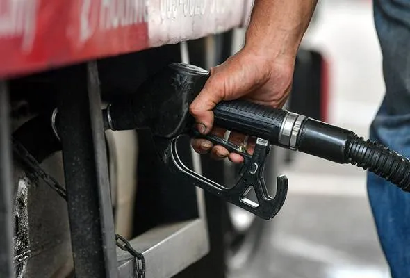 Lebih 700,000 Pengguna Layak Nikmati Diesel Bersubsidi RM2.10 Seliter