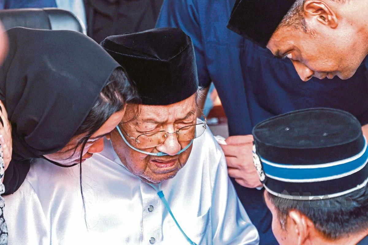 Tun Dr Mahathir Dimasukkan ke IJN untuk Pemerhatian